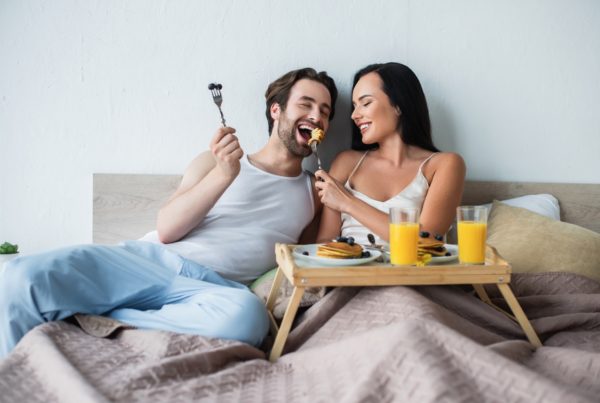 Ontbijt Op Bed Koppel
