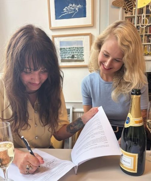malou-holshuijsen-contract