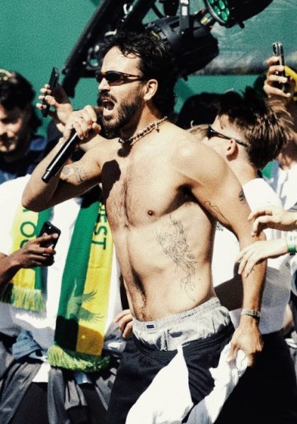 diogo-tomas-met-microfoon