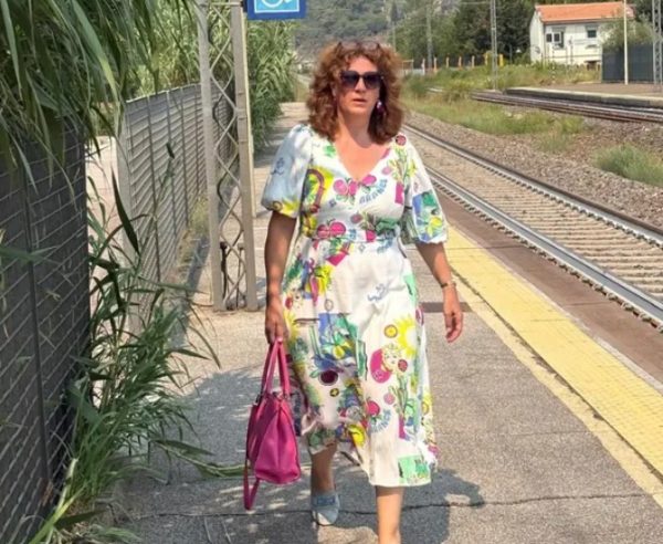 De Vrouw Van Tijs Den Brink Treinstation